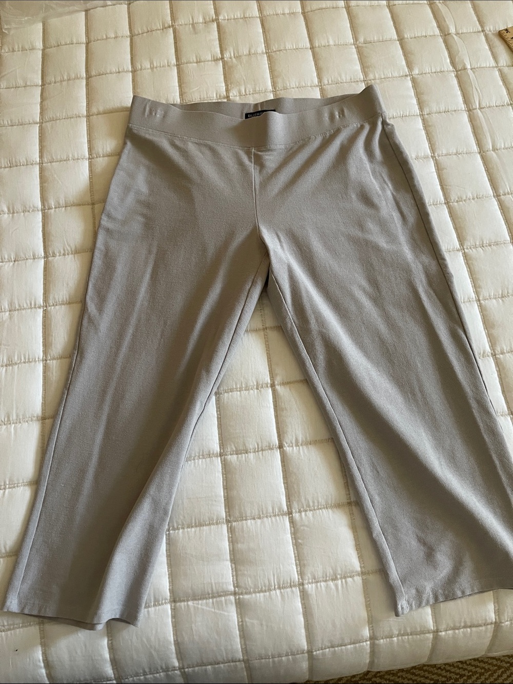 Eileen Fisher, washable crêpe Capri pants, light grey, size small